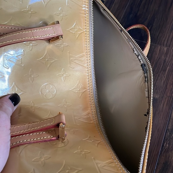 Louis Vuitton Yellow Vernis Bedford Papillon Shoulder Bag - Picture 9 of 15